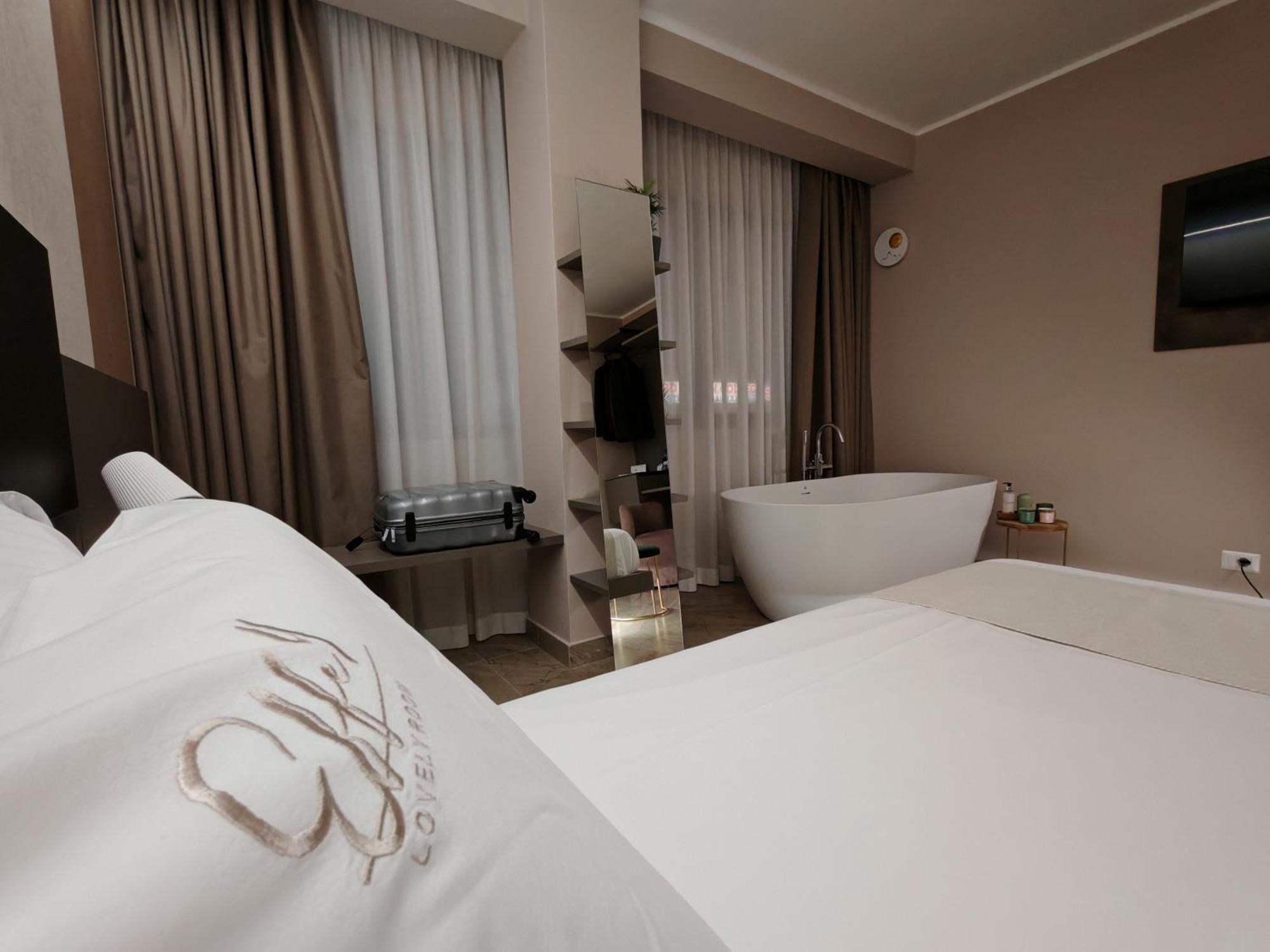 Effe4 Lovely Room Bari Exterior foto
